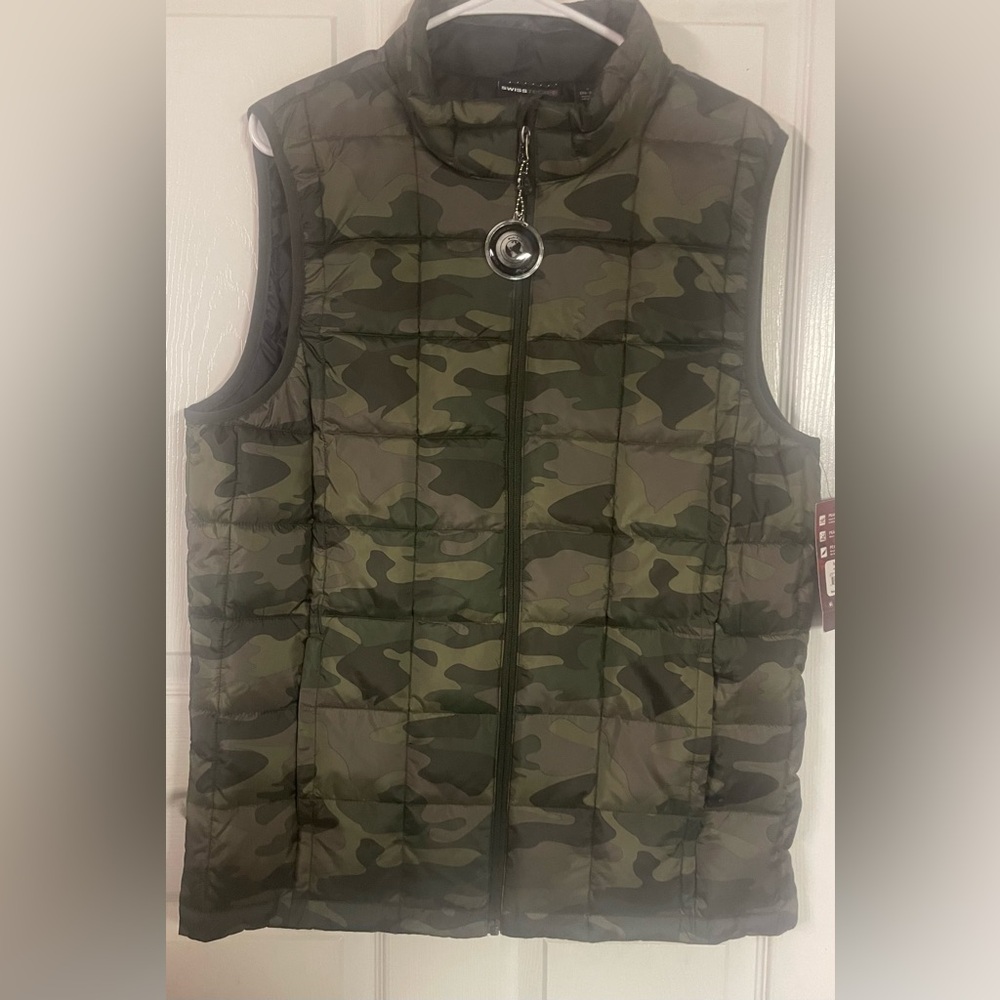 Swiss Tech Camo Puffer Vest Men’s Small‎ NWT Green Brown Lightweight Warm